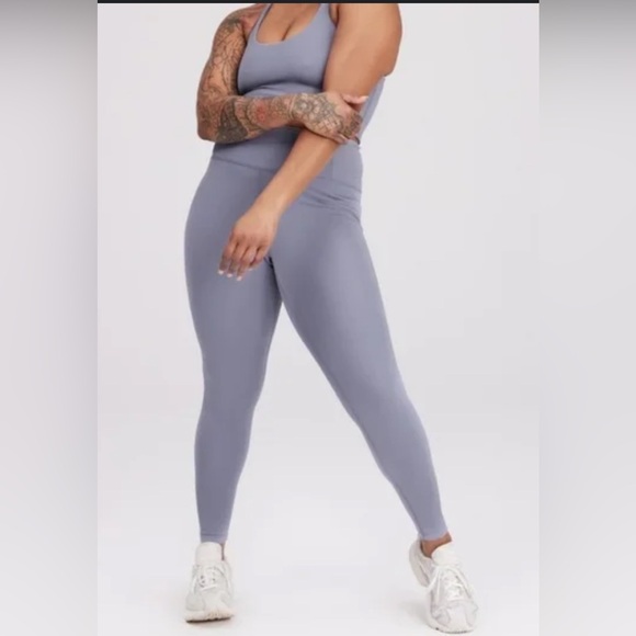 Girlfriend Collection Compressive 7/8 Leggings in Seaglass - Picture 1 of 10